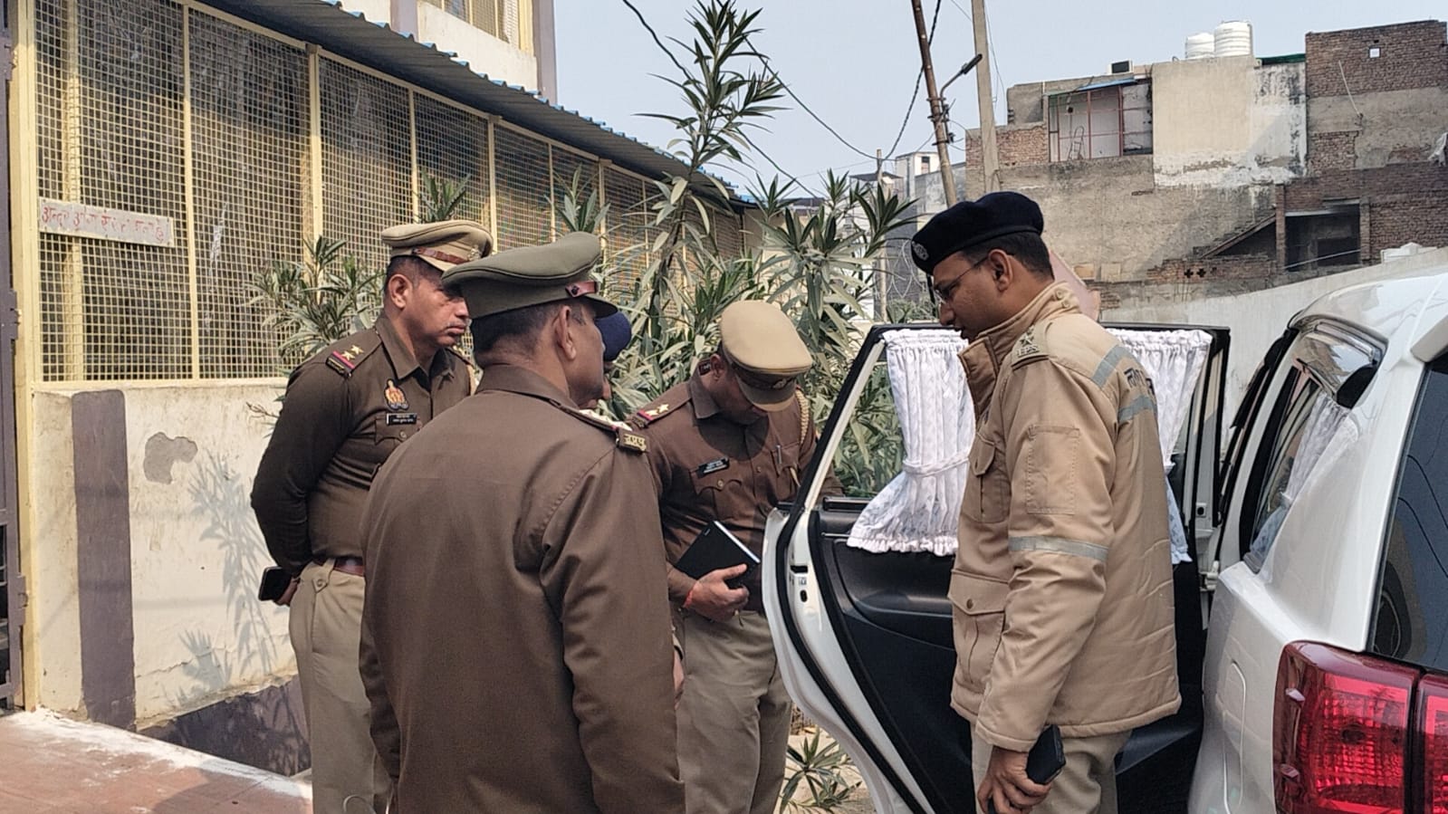 संरक्षण गृह की घोर लापरवाही उजागर, कंबल के सहारे फरार हुईं पांच बालिकाएं