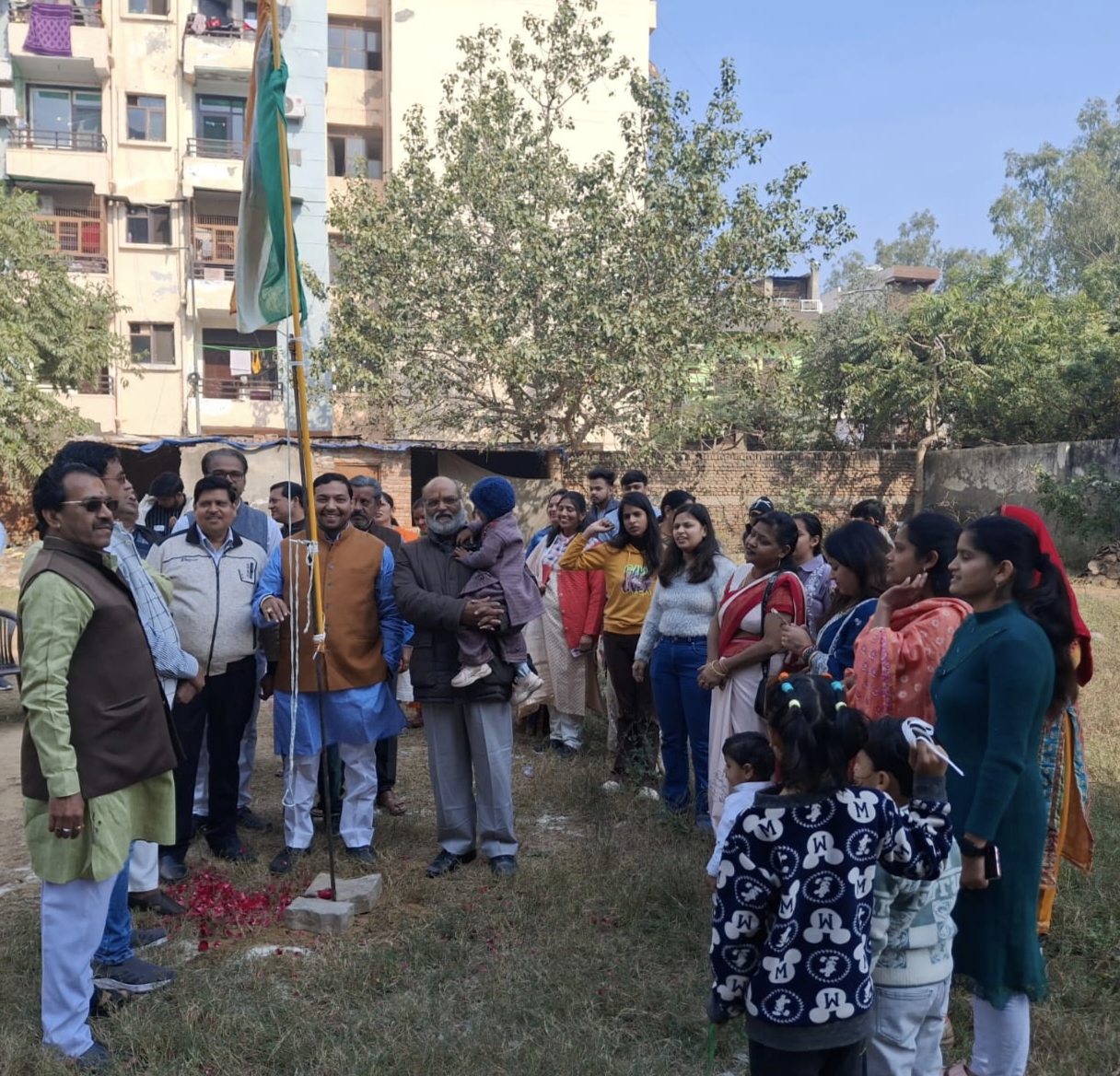 बृजेश हाइट सोसायटी में धूमधाम से मनाया गया 77वां गणतंत्र दिवस