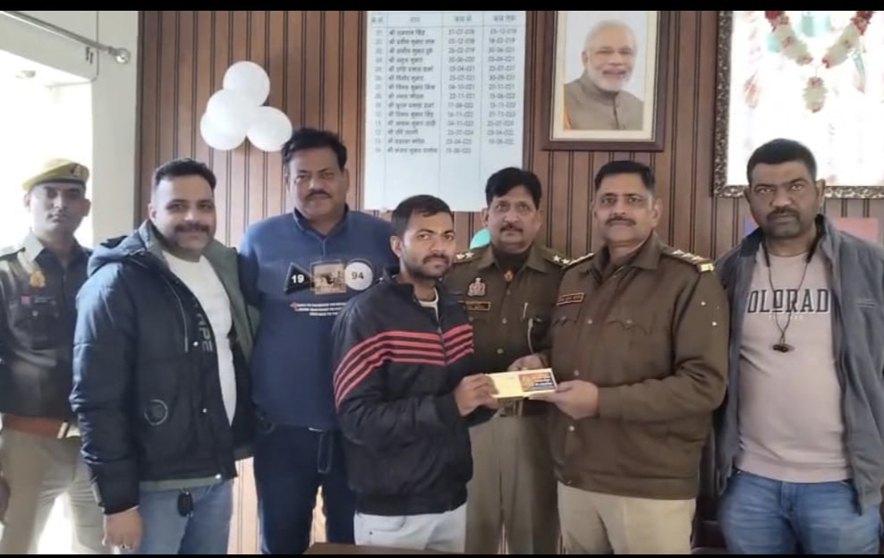 CEIR प्रणाली बनी श्रद्धालुओं के लिए वरदान, वृन्दावन पुलिस ने लौटाई सैकड़ों चेहरों की मुस्कान