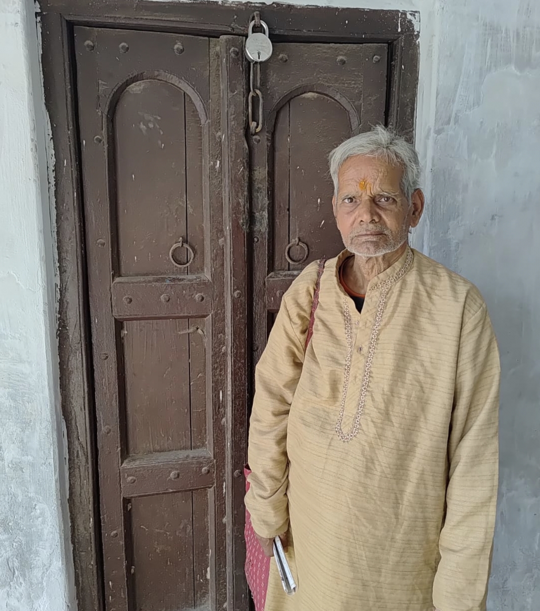 वृन्दावन में मंदिर पर कब्जे की कोशिश ! पुजारी को धमकाकर बोले– “मंदिर छोड़कर चले जाओ”, तीन लोगों पर आरोप