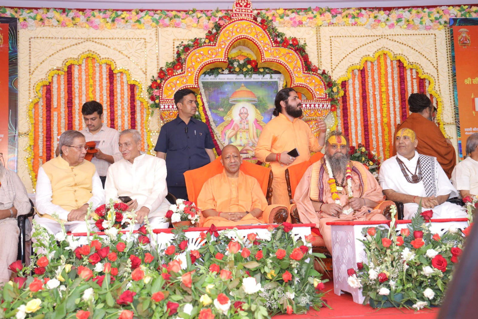 मलूकदास जयंती महोत्सव में CM योगी का उद्बोधन : संत परंपरा से जागृत हुआ भारत, एकता में है शक्ति